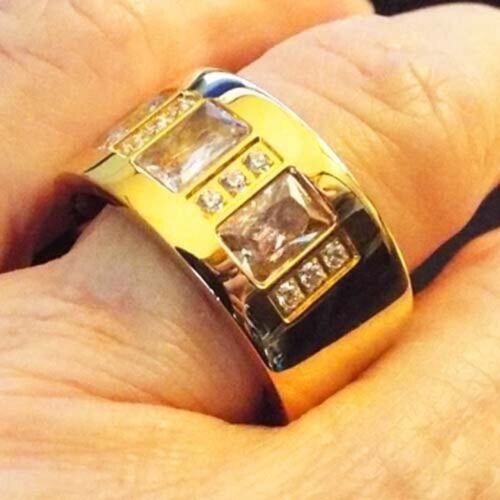 *NEW* DESIGNER GOLDEN WIDE BAND W/ CLEAR CRYSTALS SZ 7 RING 69